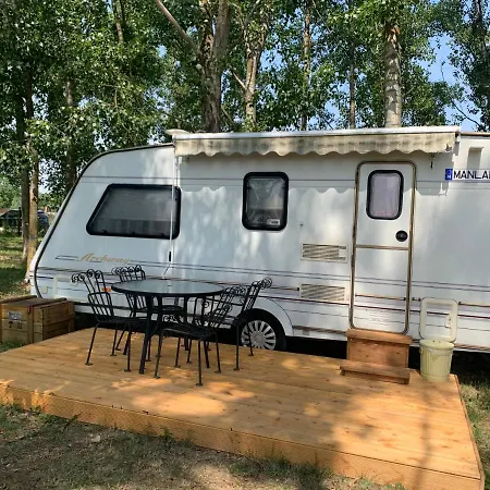 Campsite Manland Lakokocsi